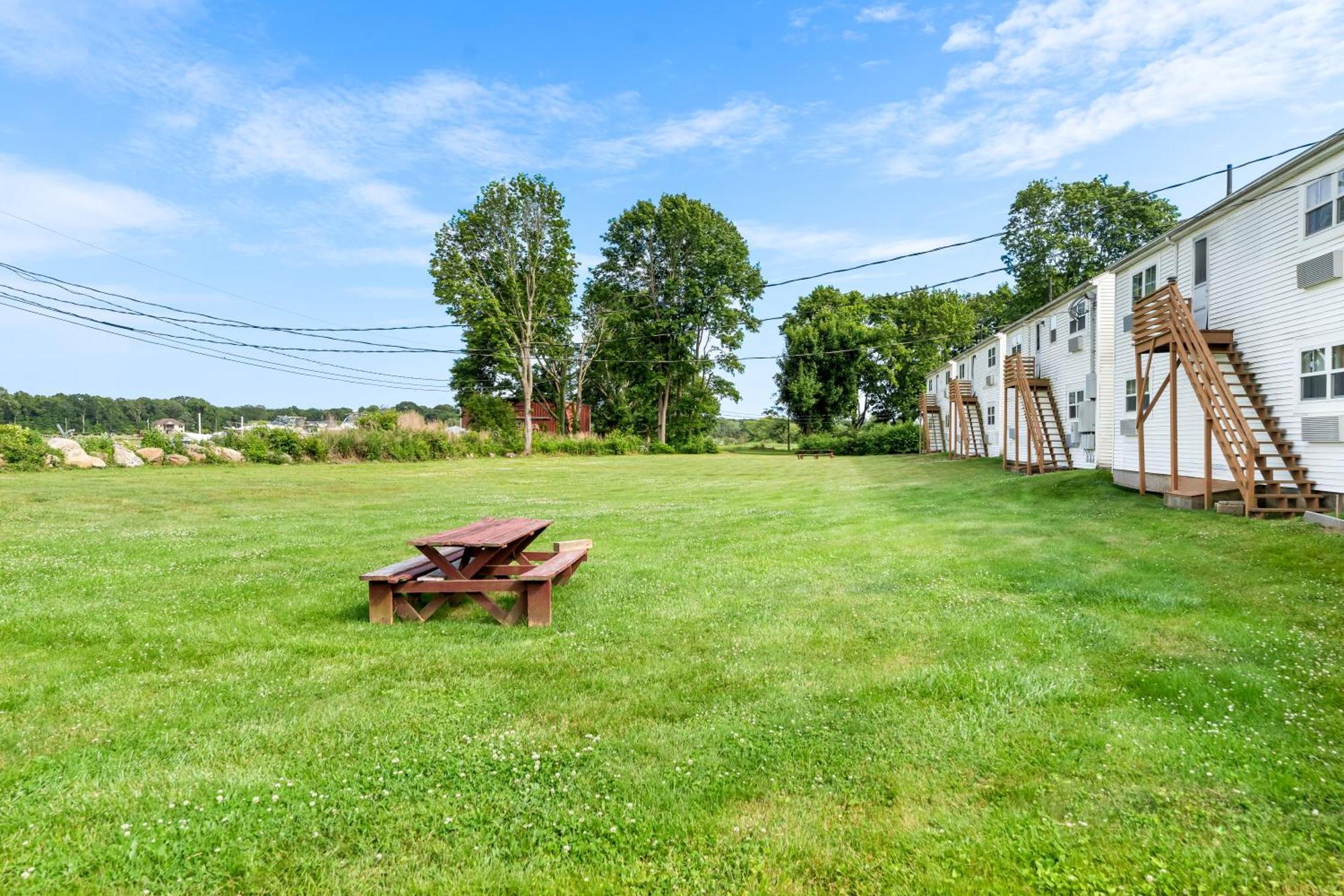 Americas Best Value Inn Stonington Mystic Exterior foto